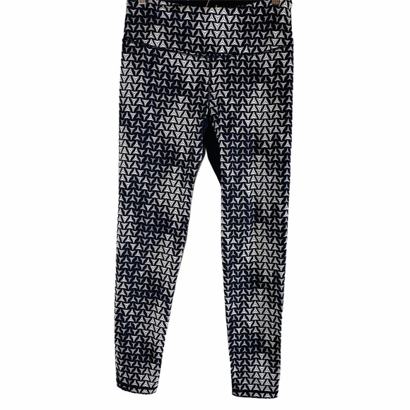 Victoria's Secret Pants - Victoria's Secret VSX Knockout Legging Size: M